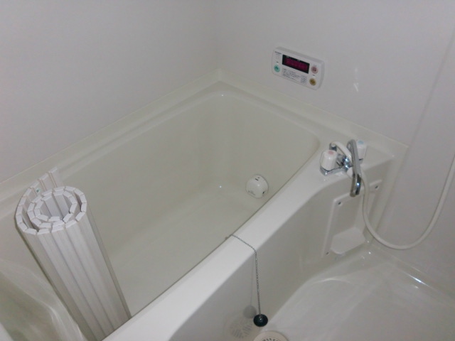Bath. Bathing is equipped with hot water supply button