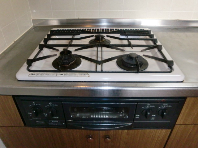 Kitchen. 3-neck gas stove with system Kitchen