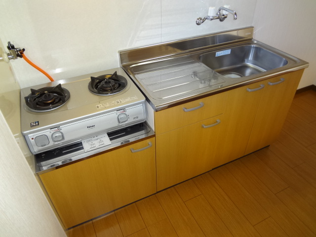 Kitchen. Is also easy-to-use kitchen with a two-burner gas stove ☆  ☆