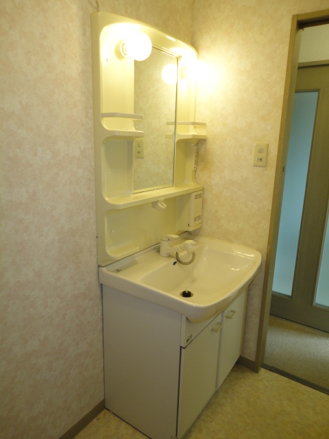 Washroom. There is also the most popular of the independent wash basin