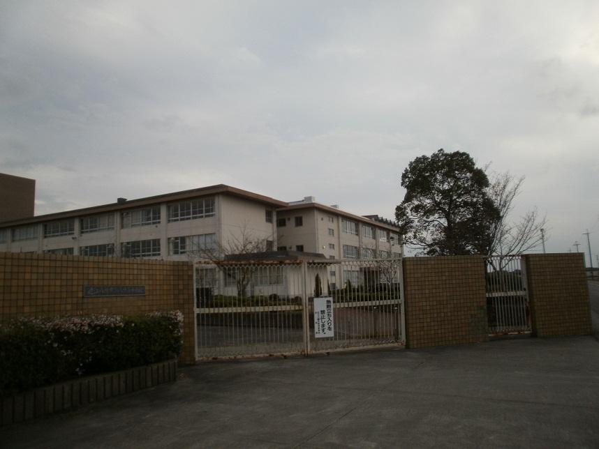 Junior high school. It omihachiman stand Yahatanishi until junior high school 1451m