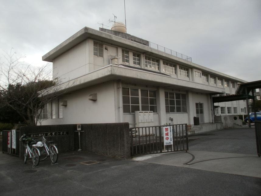Primary school. It omihachiman stand Kitasato to elementary school 1370m