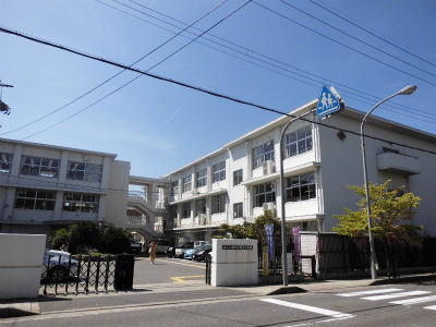 Primary school. Omihachiman stand Azuchi 740m up to elementary school (elementary school)