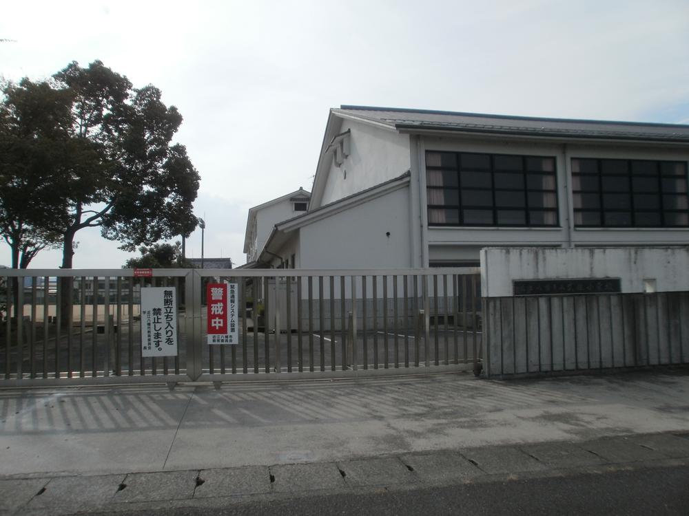 Primary school. It omihachiman stand Musa until the elementary school 393m