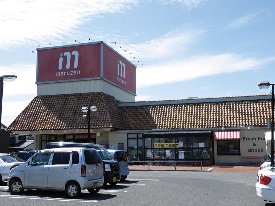 Supermarket. 500m to F Maruzen Super Horikami shop 500m