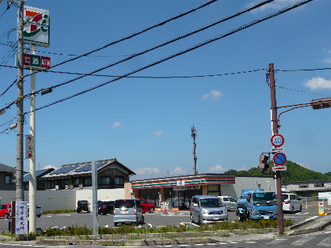Convenience store. Seven-Eleven Omihachiman Tsuchida-cho store (convenience store) to 906m