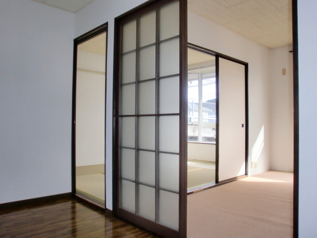 Living and room. DK ~ Western style room ~ Japanese-style room