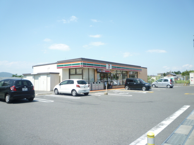 Convenience store. Seven-Eleven Omihachiman Ikedahon the town store (convenience store) to 775m
