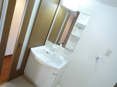 Washroom.  ※ Indoor photos will be referenced 402, Room.