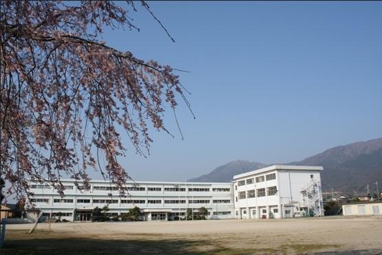 Primary school. 1199m to Otsu Municipal Komatsu Elementary School
