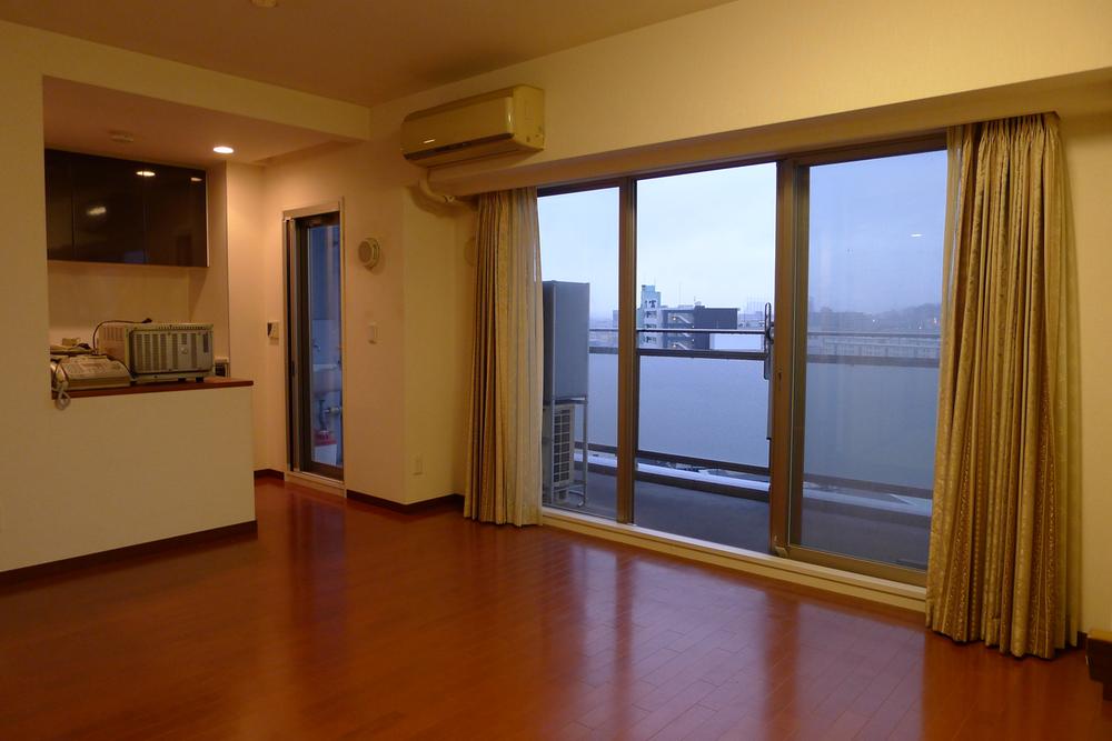 Living. Indoor (11 May 2013) Shooting