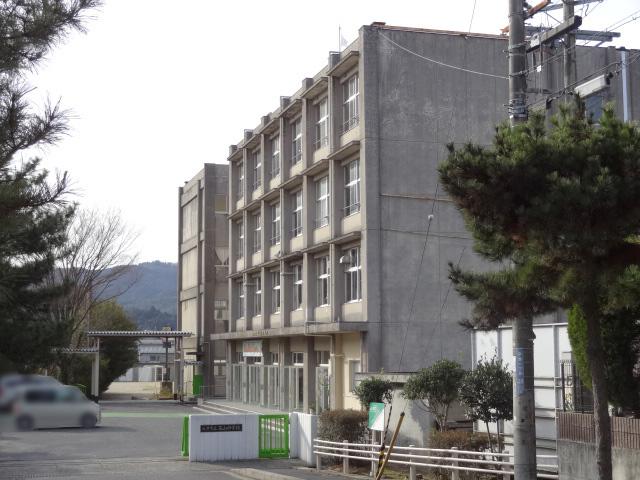 Junior high school. 780m to Otsu Tateishiyama junior high school