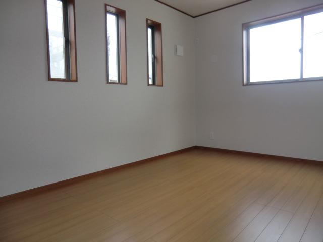 Other introspection. Second floor bedroom