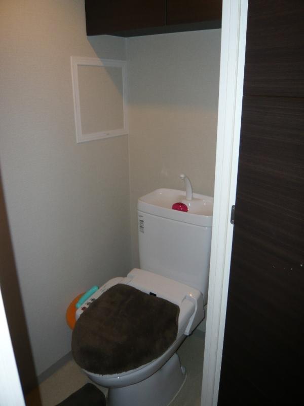 Toilet. Indoor (January 2013) Shooting