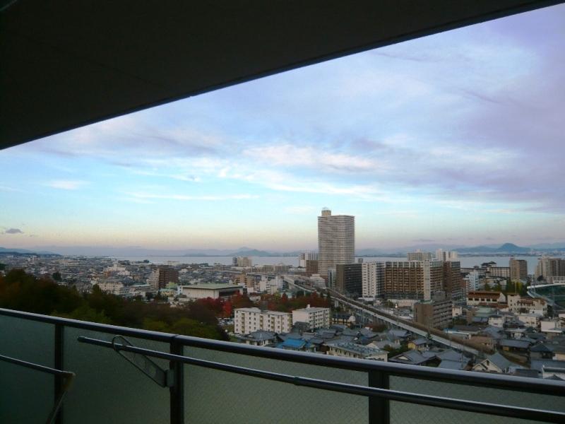 View photos from the dwelling unit. View from the site (January 2013) Shooting