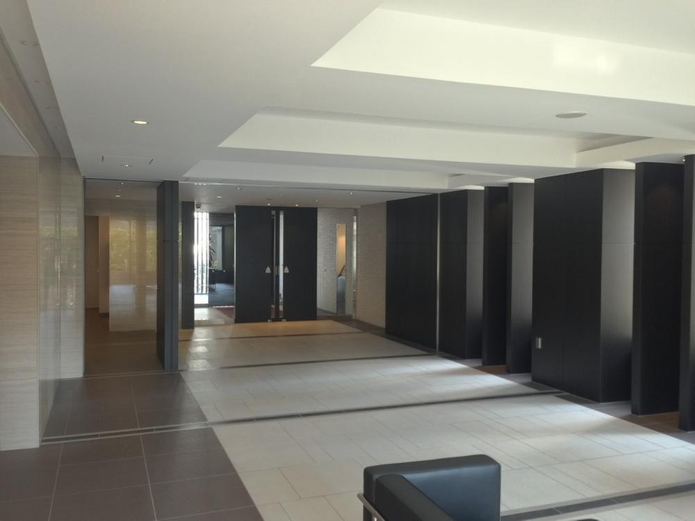 Entrance. Common areas