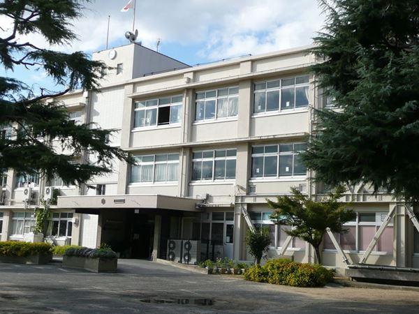 Primary school. 1300m to Otsu Municipal Zeze Elementary School