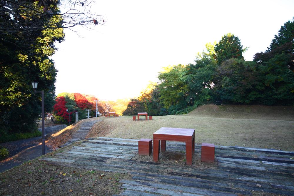 park. 1120m holiday until Chausuyama Park, Do not you go to play with the children and a lunch box?
