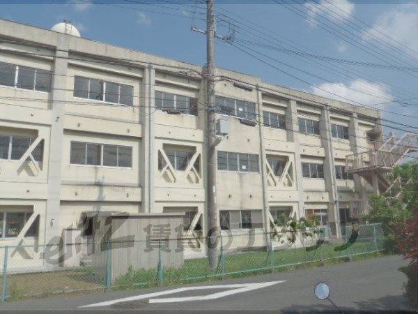 Primary school. Ishiyama to elementary school (elementary school) 330m