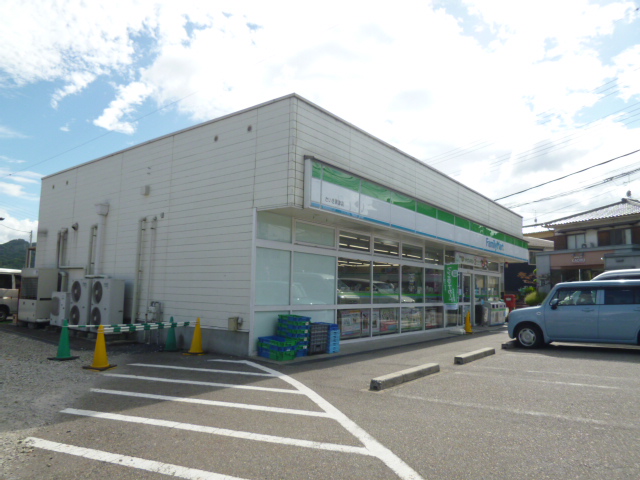 Convenience store. FamilyMart Saiki Kurozu store up (convenience store) 273m