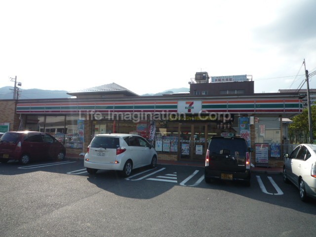 Convenience store. Seven-Eleven Otsu Karasaki 2-chome up (convenience store) 527m