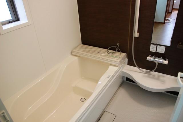 Bathroom. Same specifications photo (bathroom) With bathroom heating dryer!