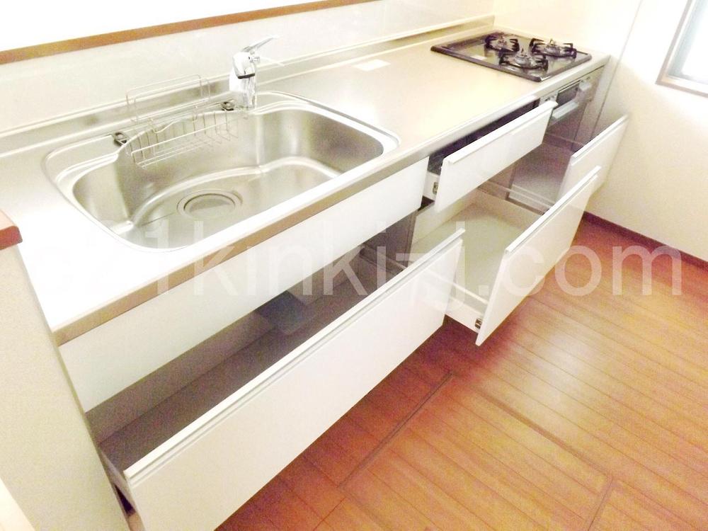 Kitchen. Water purifier integrated system Kitchen.