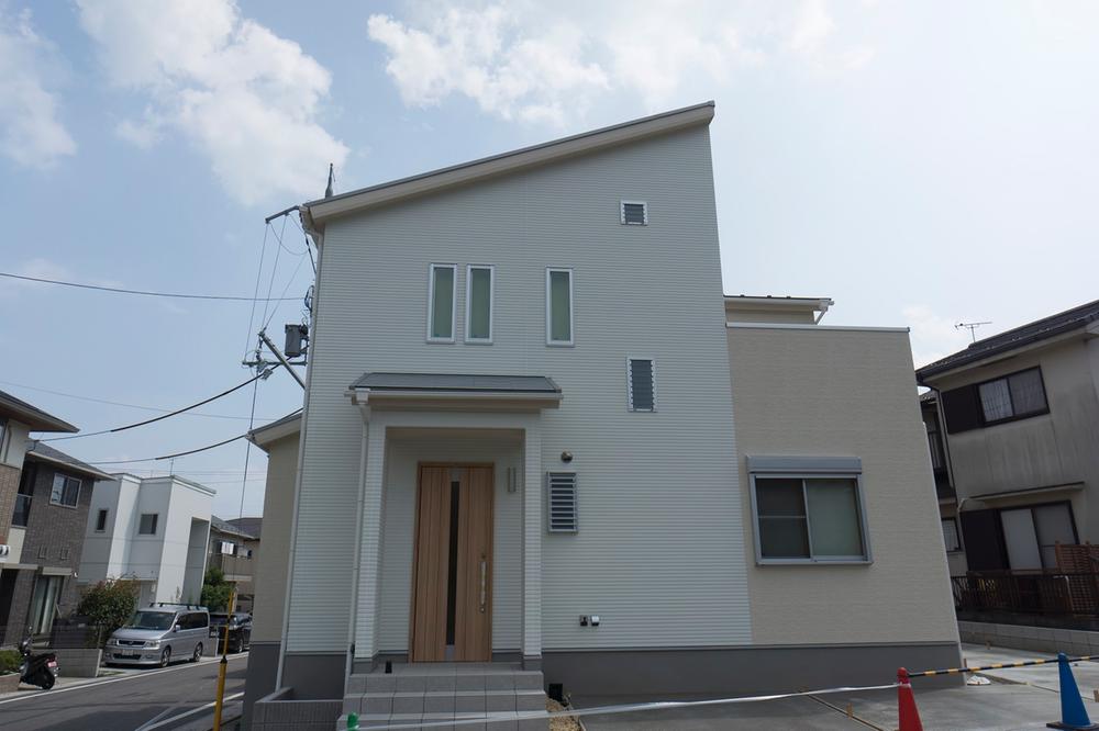 Building plan example (exterior photos). Karasaki No. 7 land ready-built house