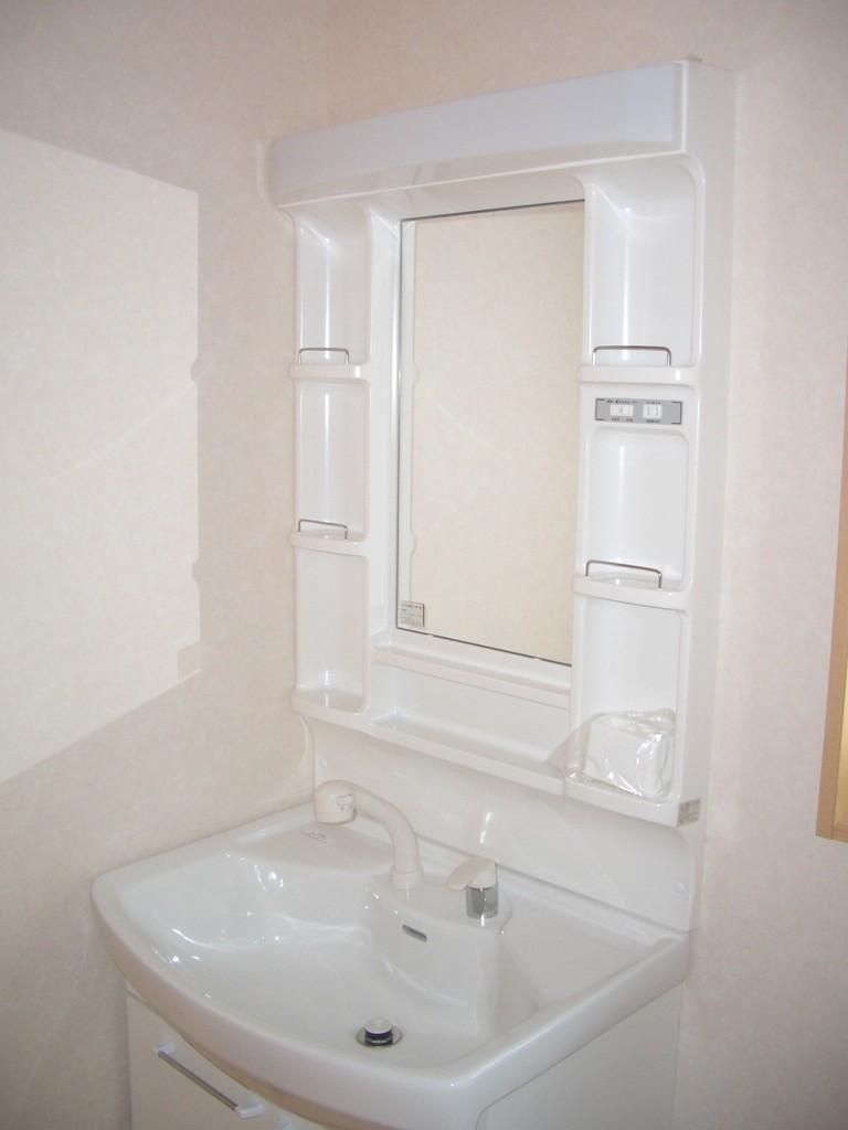 Wash basin, toilet