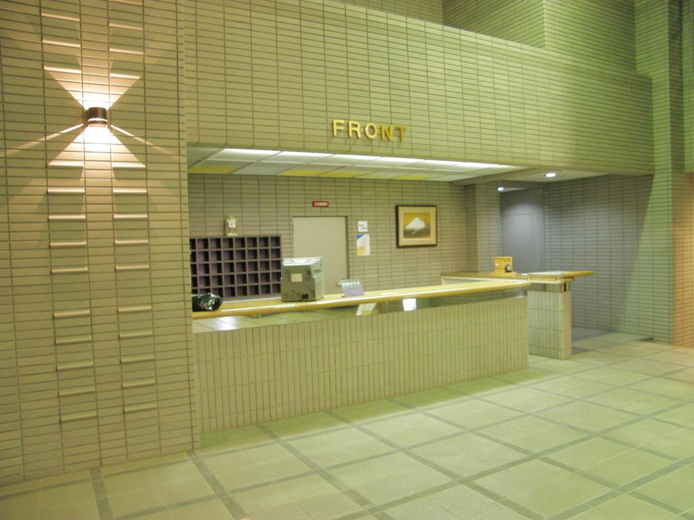 lobby. Front lobby (Reception available Yes)