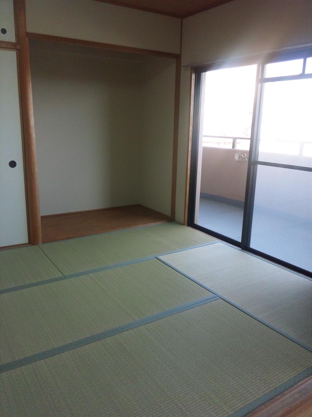 Non-living room. Japanese-style room 6.0 Pledge + is alcove ^^