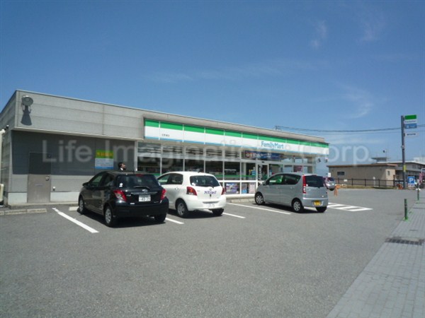 Convenience store. FamilyMart Tamanoura store up (convenience store) 1202m