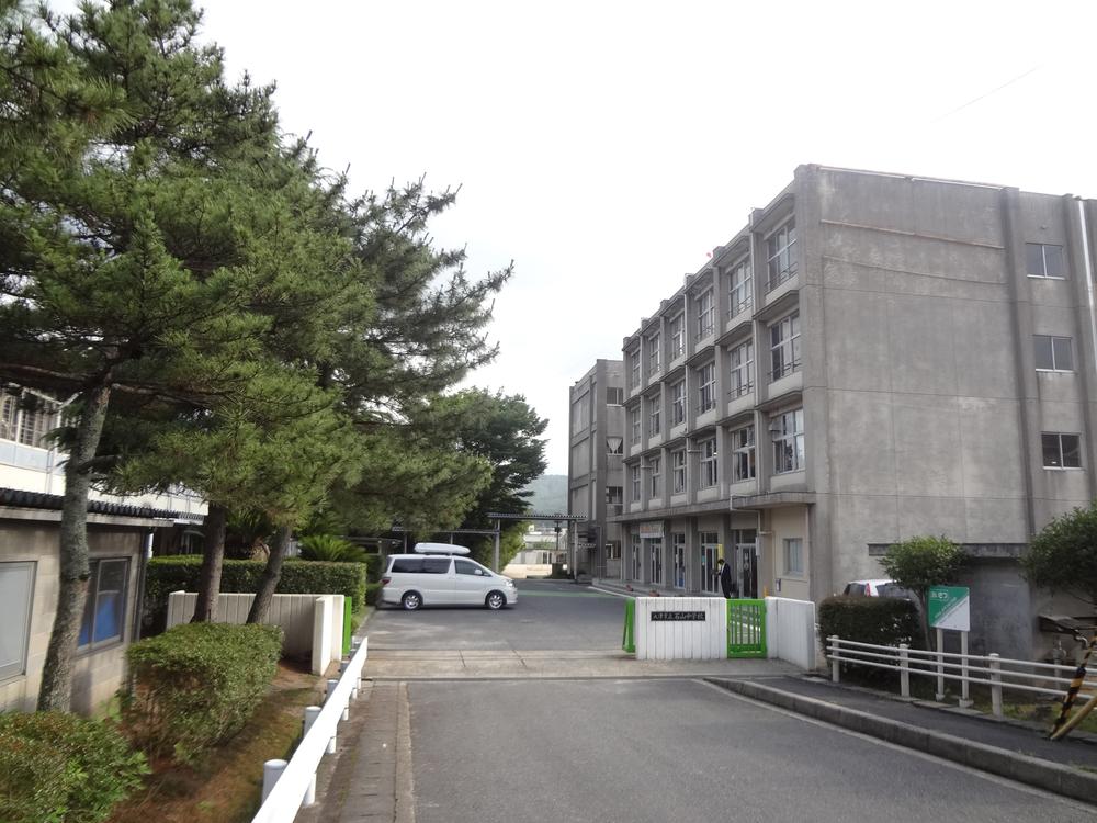 Junior high school. 2371m to Otsu Tateishiyama junior high school