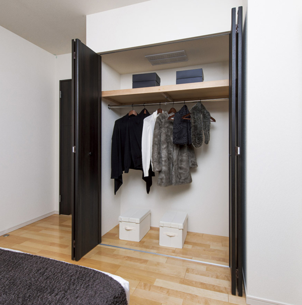Receipt.  [closet] Because loose size from bulky clothes, such as clothes and long coat of seasonal up small supplies, You can securely organize (same specifications)