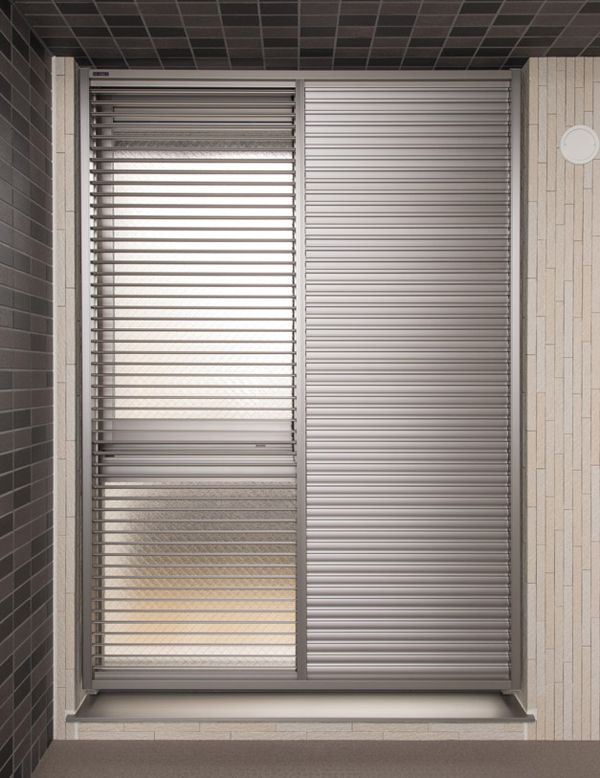 Security.  [Movable louver surface lattice] The window facing the common corridor, Consideration of the privacy of, Installing a movable louver surface lattice. Block the line of sight from the corridor, By opening and closing the louver, ventilation ・ Lighting also can be controlled (same specifications)