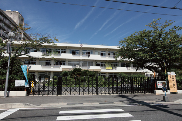 Surrounding environment. City Central Elementary School (5 minutes walk ・ About 380m)