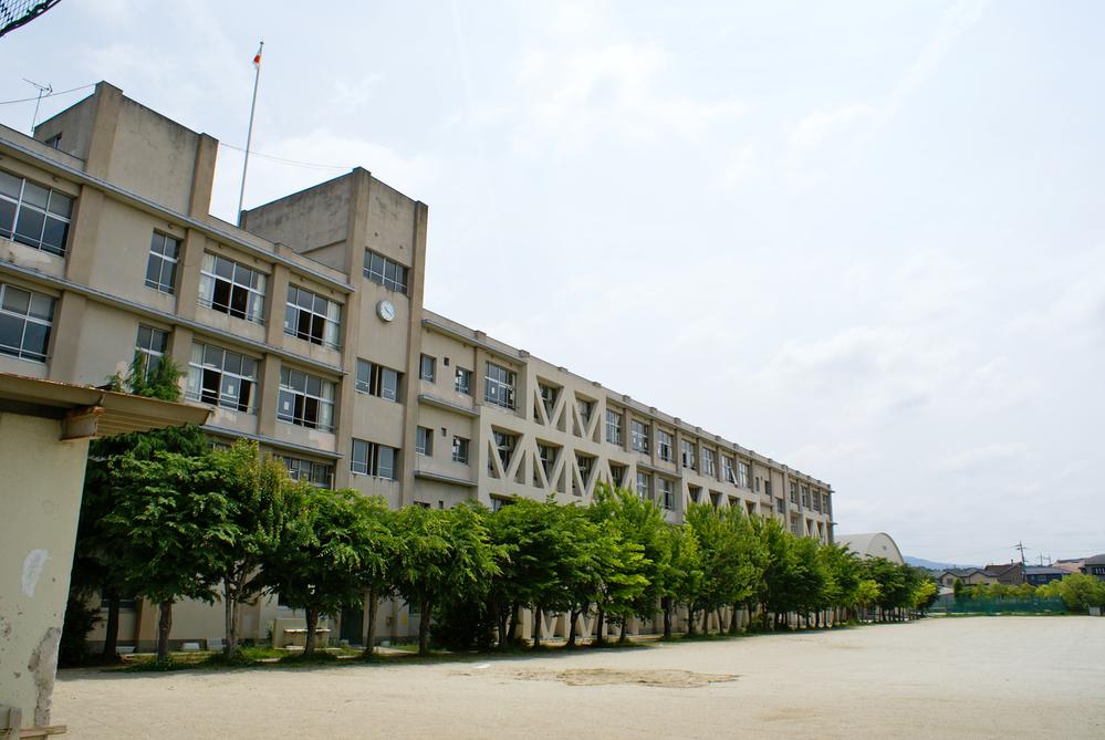 Junior high school. Municipal Seta until junior high school 1680m