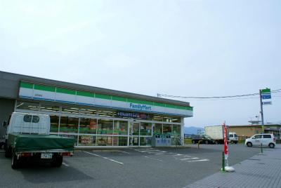 Convenience store. 267m to FamilyMart Tamanoura shop