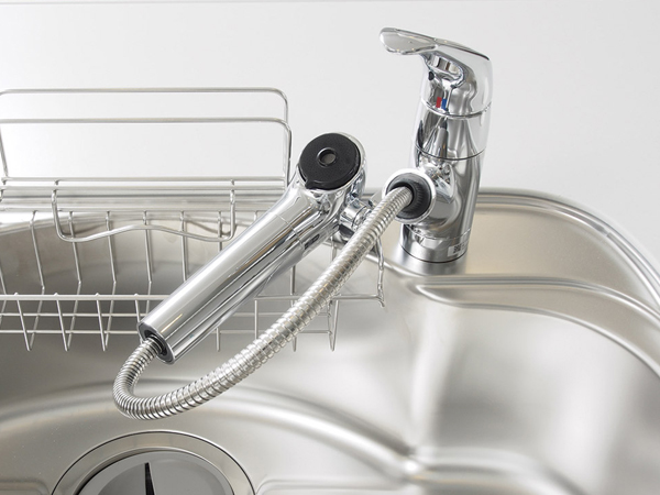 Kitchen.  [Mixing faucet shower] Convenient to the sink wash hose is pulled out. In water purifier integrated, You can switch easily water purification in the lever (same specifications)