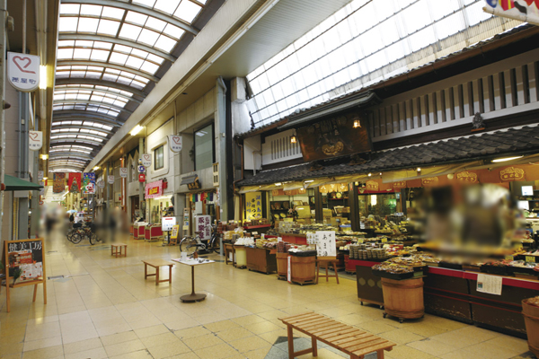 Surrounding environment. Length, etc. ・ Hishiya cho ・ Maruya the town shopping center (a 3-minute walk ・ About 220m)