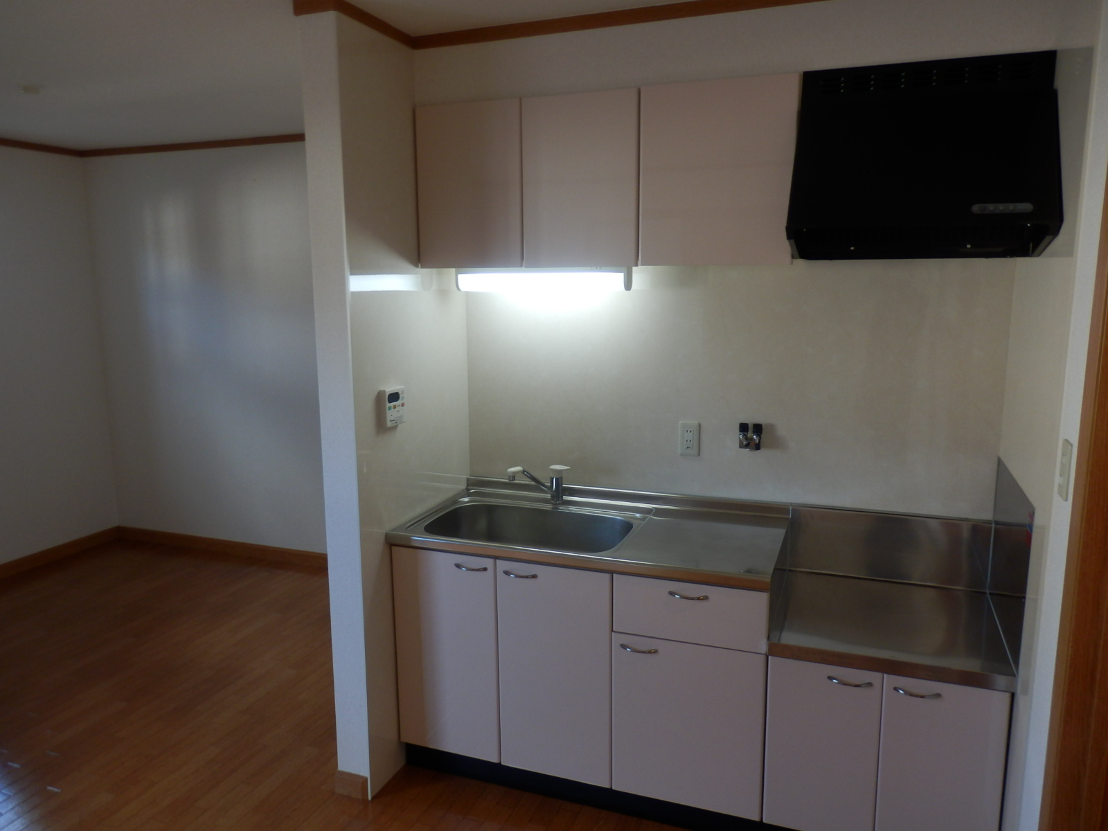 Kitchen. Spacious kitchen ☆