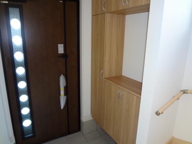 Same specifications photos (Other introspection). Same type other properties Entrance
