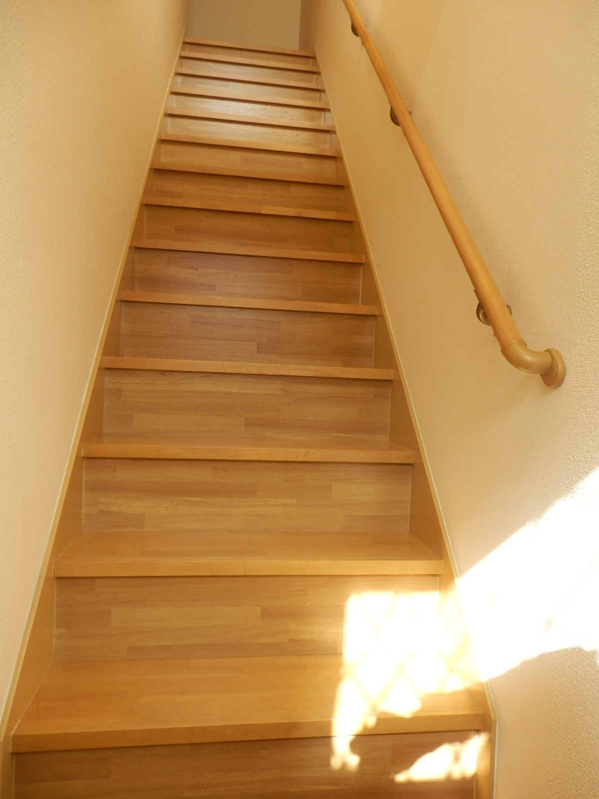 Other room space. Staircase that extends straight upstairs ☆ 