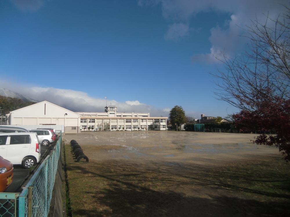 Primary school. Otsu Tatsuwa 邇小 to school 742m