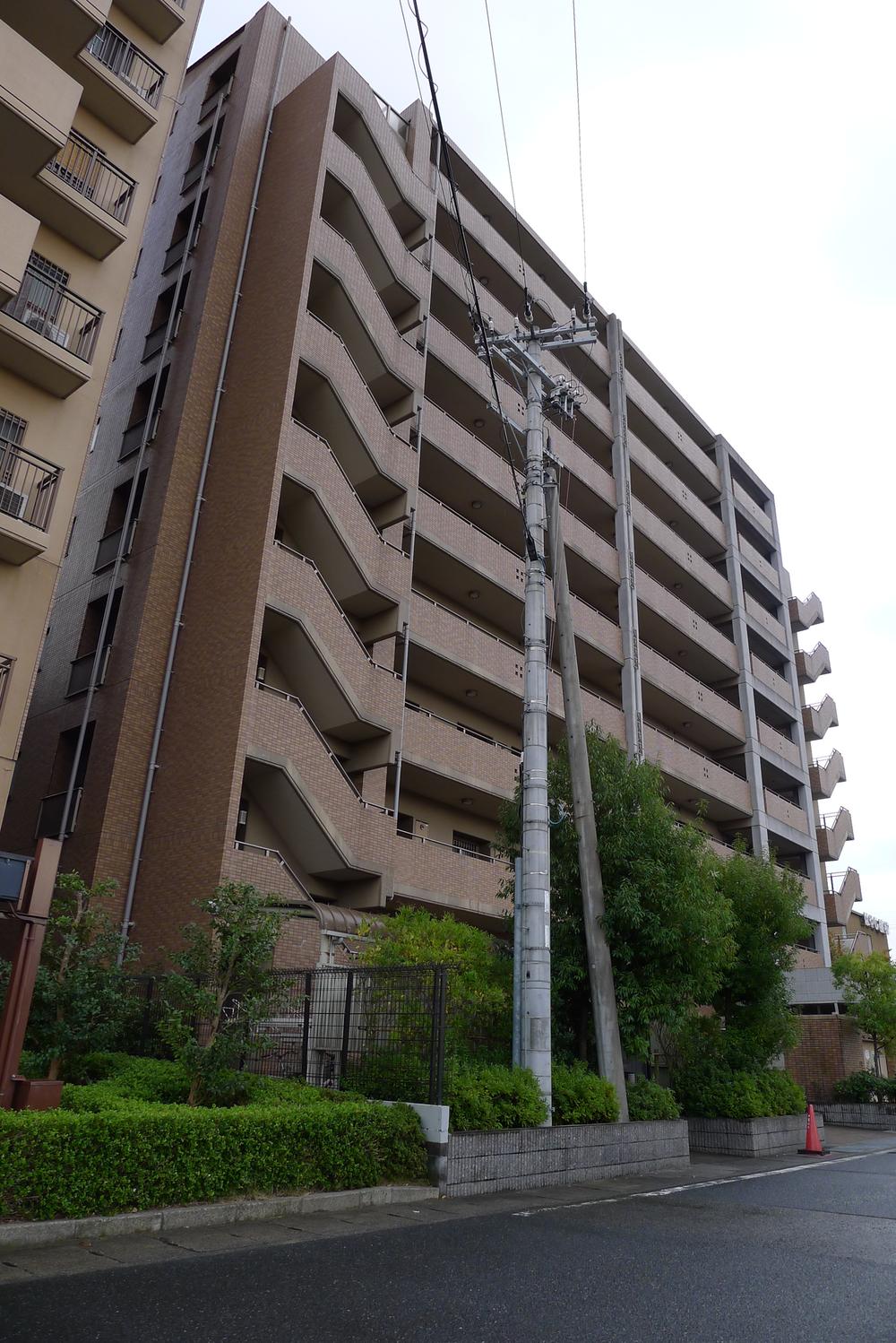 Local appearance photo. Local (11 May 2013) Shooting