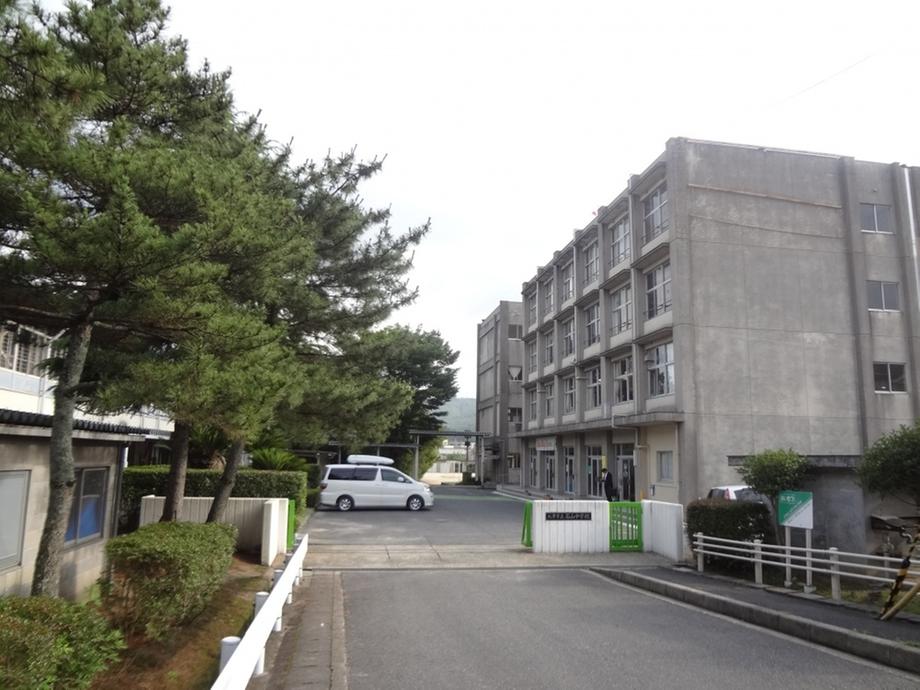 Junior high school. 2398m to Otsu Tateishiyama junior high school