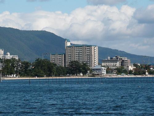 Local appearance photo. Local (July 2012) shooting