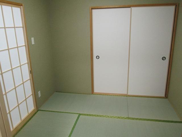 Non-living room. Tatami mat replacement, Sliding door, Shoji paste sort already Japanese-style room