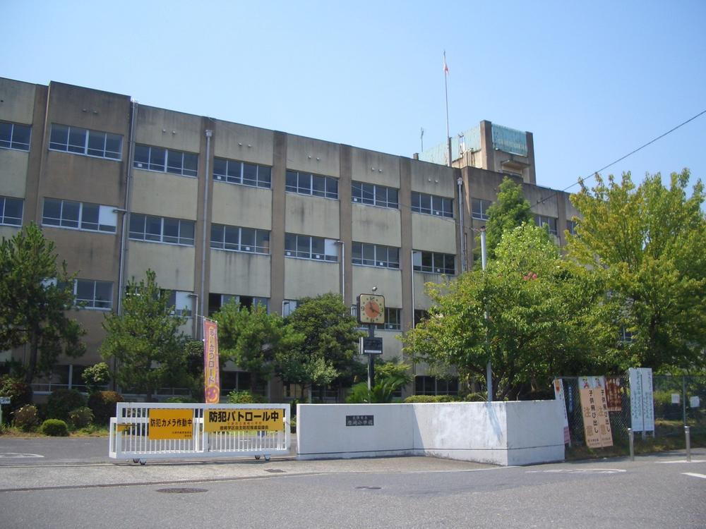 Primary school. 388m to Otsu Municipal Karasaki Elementary School