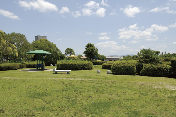 Surrounding environment. Water Reclamation Center rooftop park (a 10-minute walk ・ About 750m)